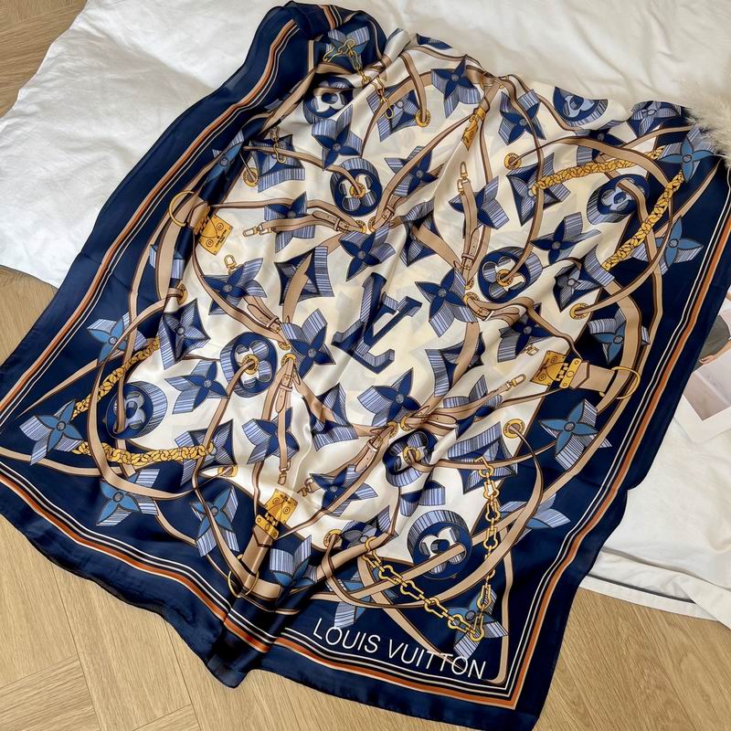 LV silk scarf 90-180cm E (5)