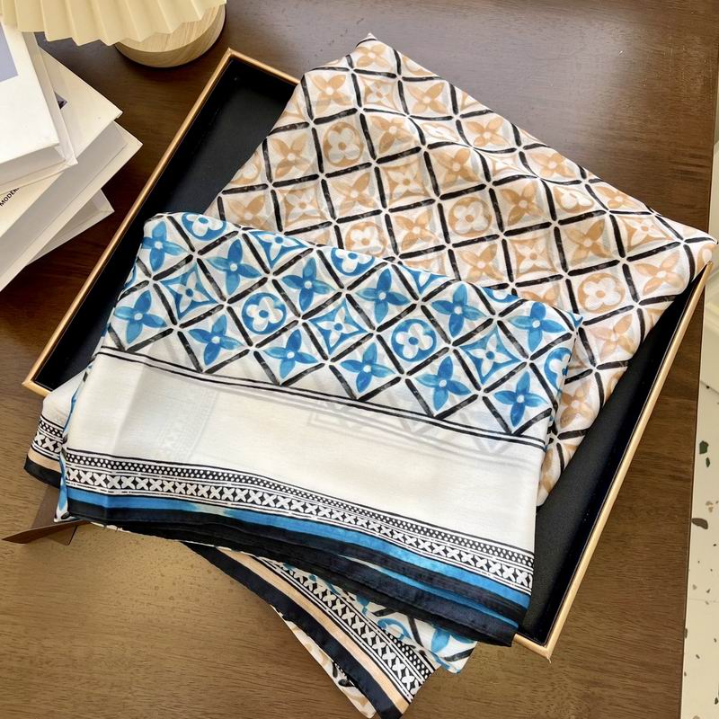 LV silk scarf 90-180cm E (7)