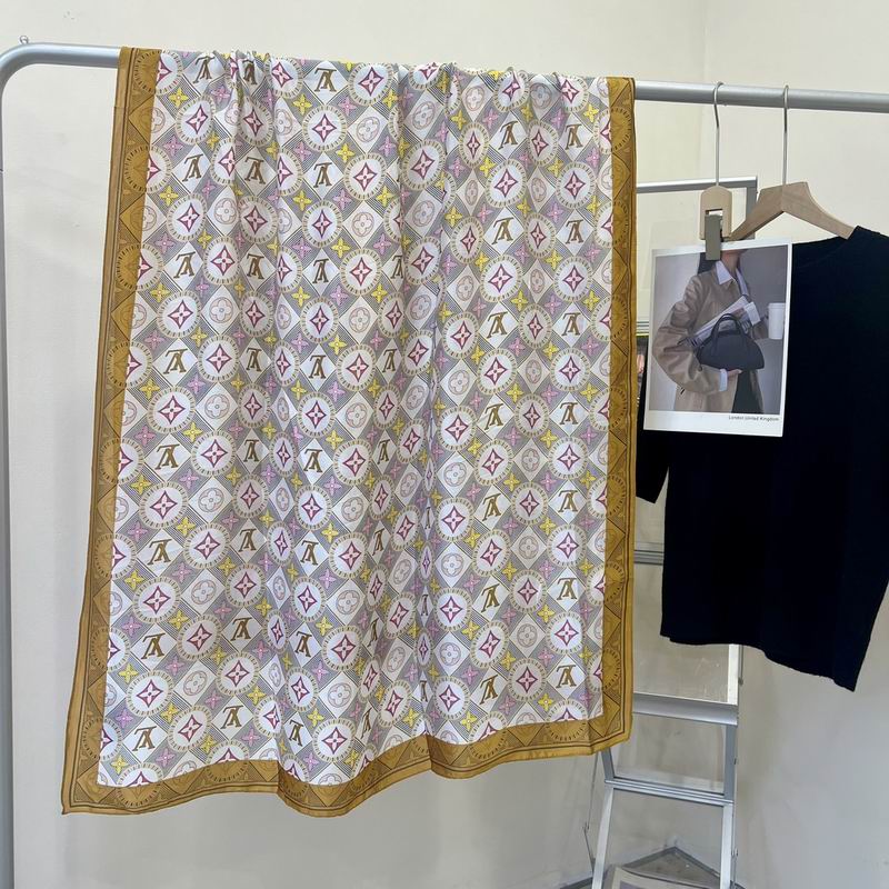 LV silk scarf 90-180cm E (7)