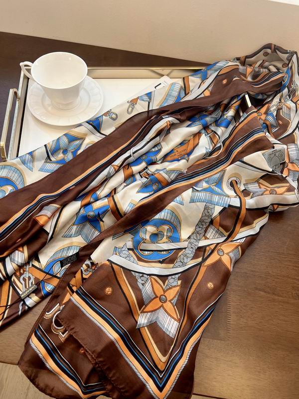 LV silk scarf 90-180cm E (7)