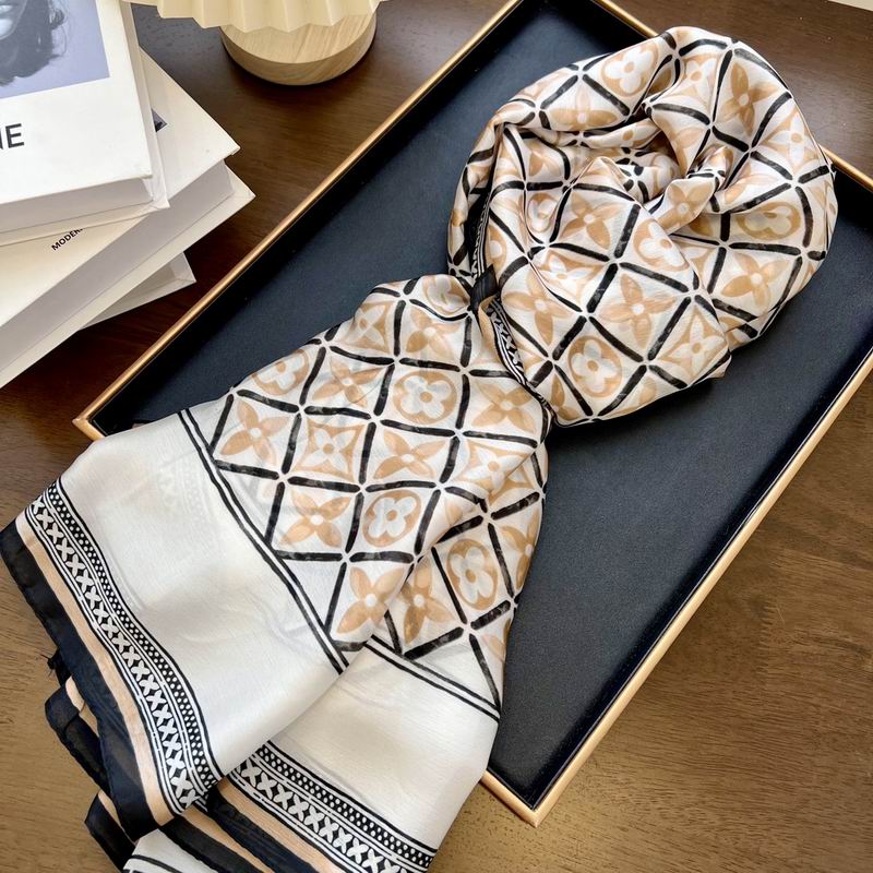 LV silk scarf 90-180cm E (8)