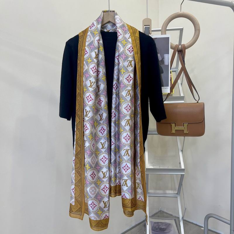 LV silk scarf 90-180cm E (8)