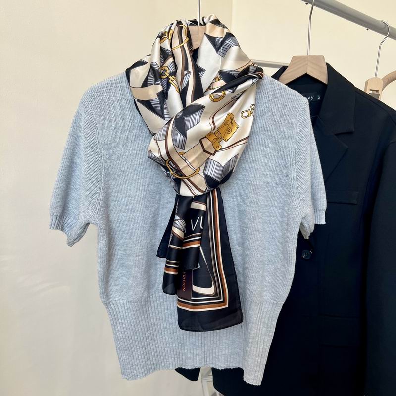 LV silk scarf 90-180cm E (9)