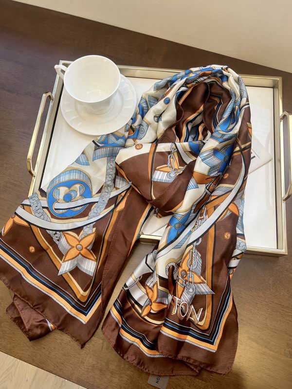 LV silk scarf 90-180cm E (9)