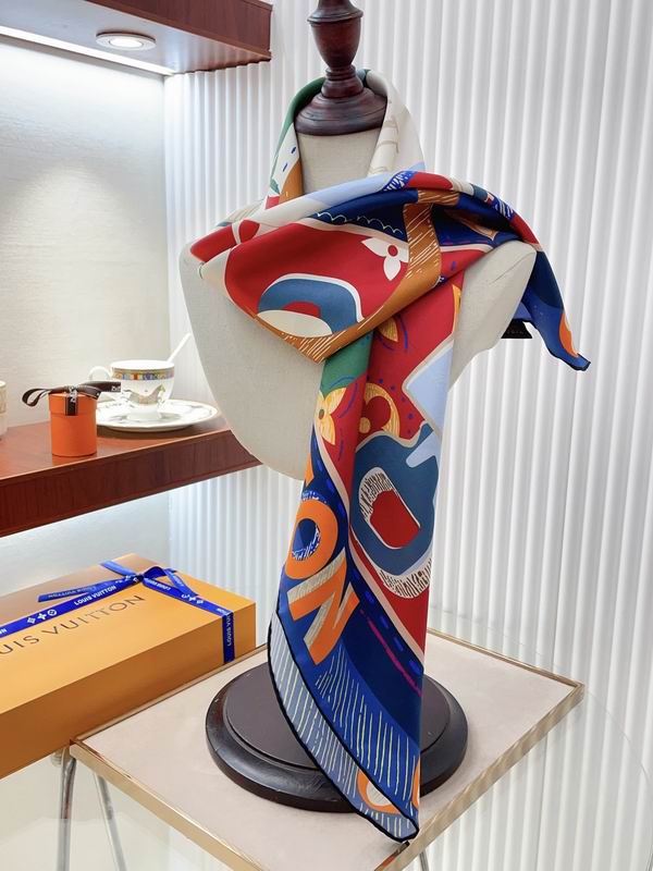 LV silk scarf 90X90cm E (1)