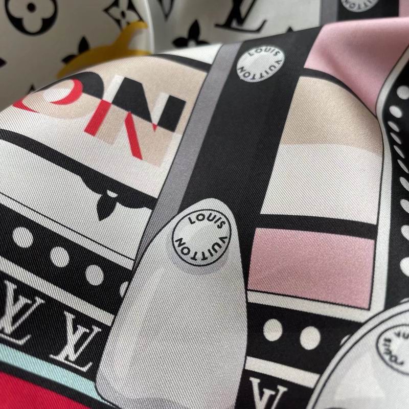LV silk scarf 90X90cm E (1)