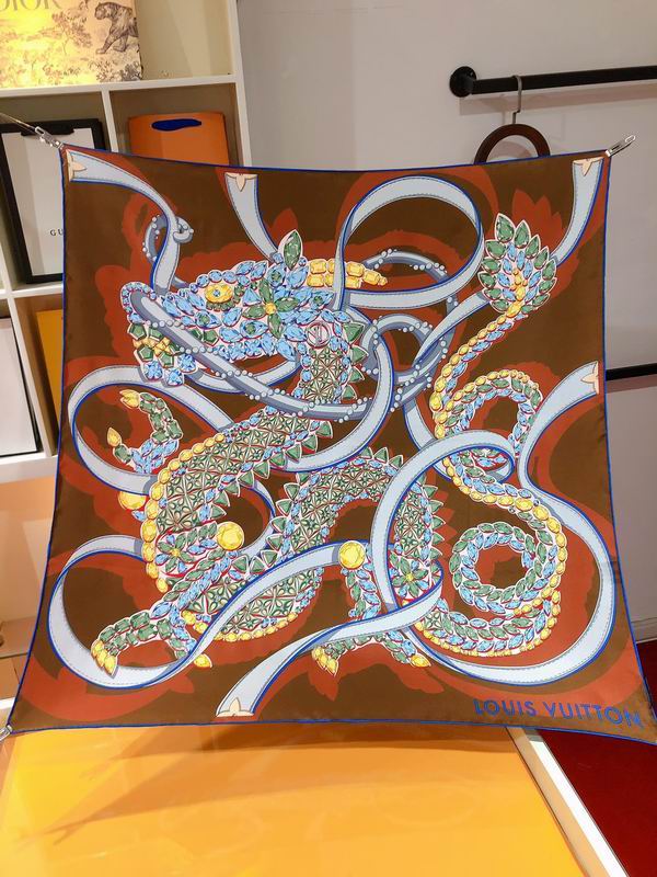 LV silk scarf 90X90cm E (1)