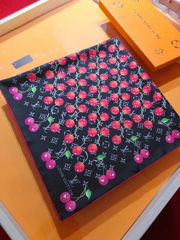 LV silk scarf 90X90cm E (10)