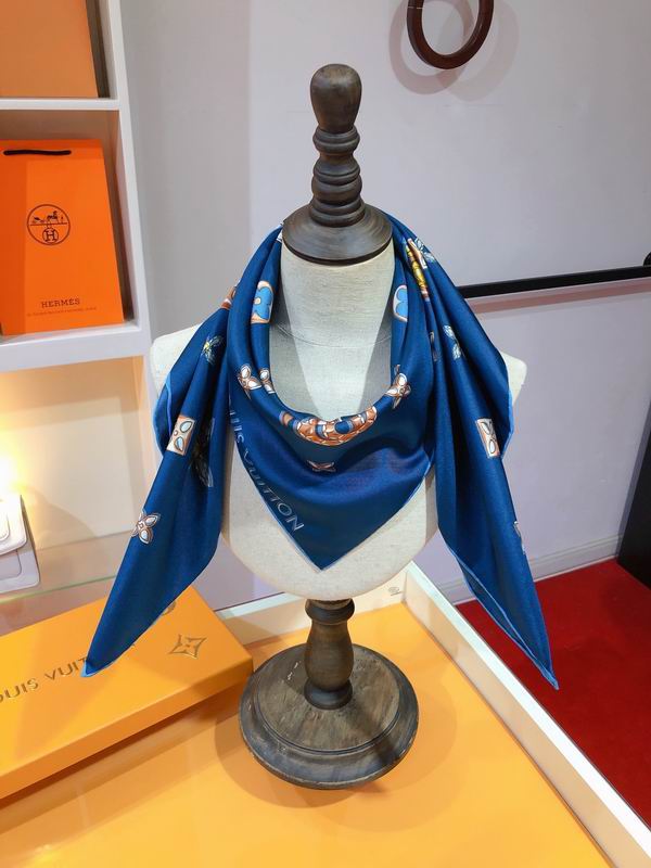 LV silk scarf 90X90cm E (10)