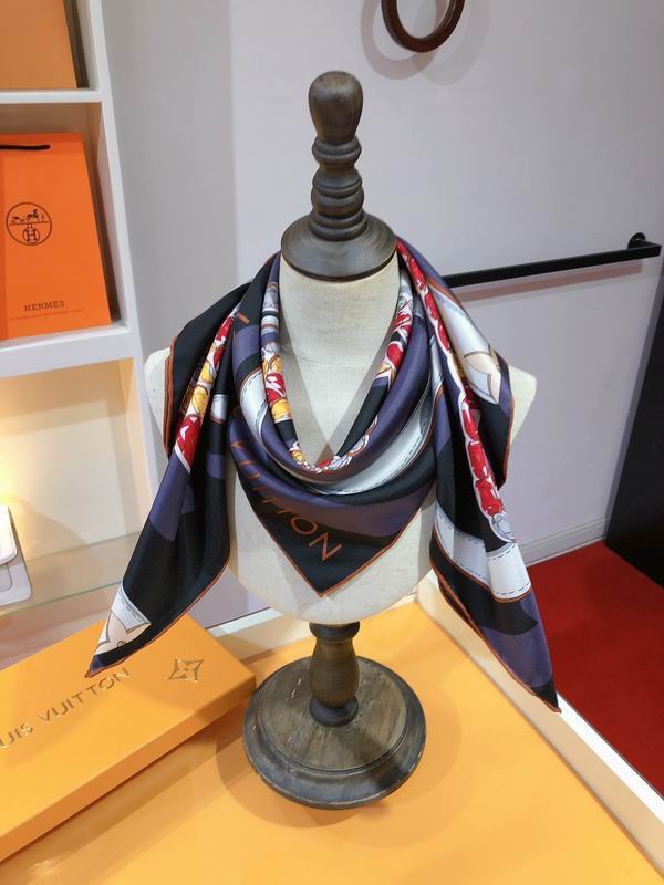LV silk scarf 90X90cm E (10)