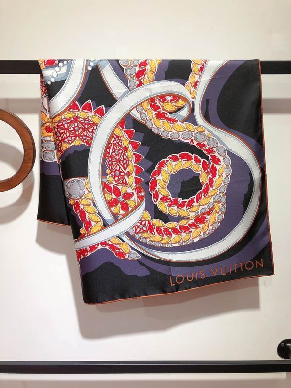LV silk scarf 90X90cm E (11)