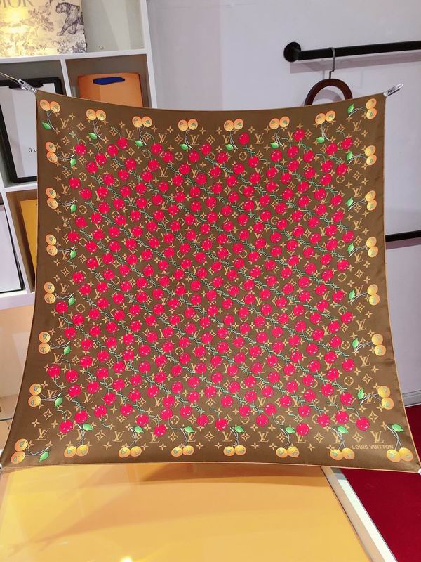 LV silk scarf 90X90cm E (12)