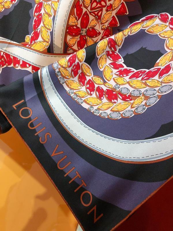 LV silk scarf 90X90cm E (12)