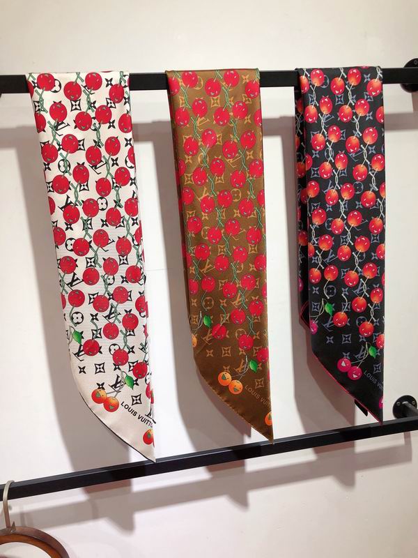 LV silk scarf 90X90cm E (13)