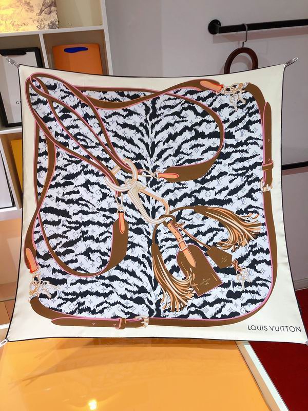 LV silk scarf 90X90cm E (13)