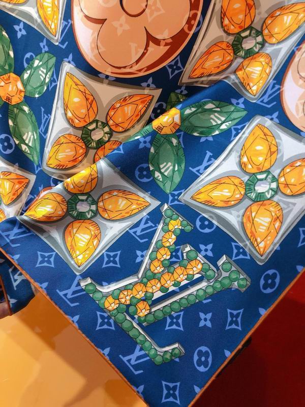 LV silk scarf 90X90cm E (13)