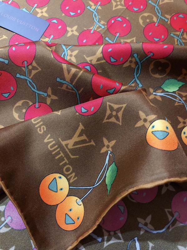 LV silk scarf 90X90cm E (14)