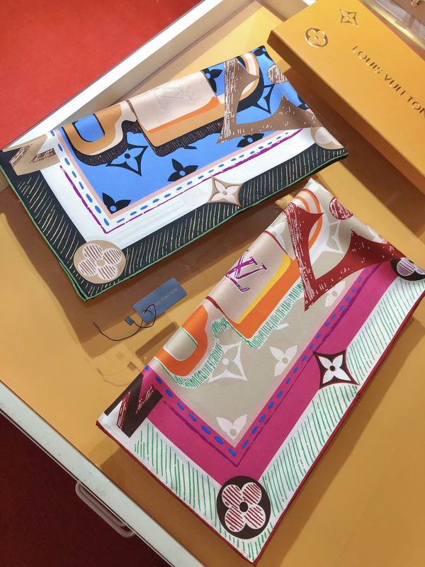 LV silk scarf 90X90cm E (14)