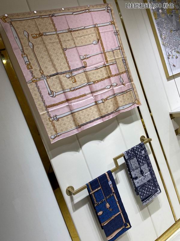 LV silk scarf 90X90cm E (15)