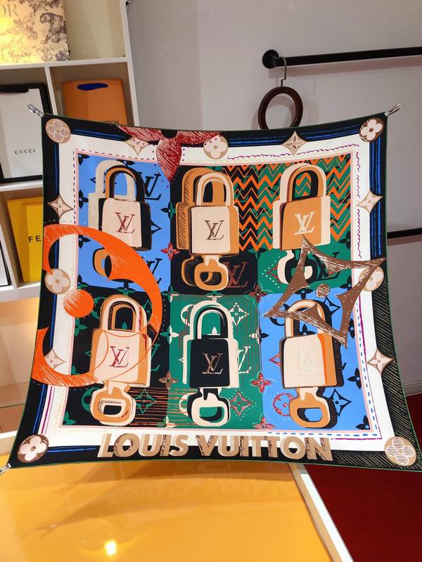 LV silk scarf 90X90cm E (16)
