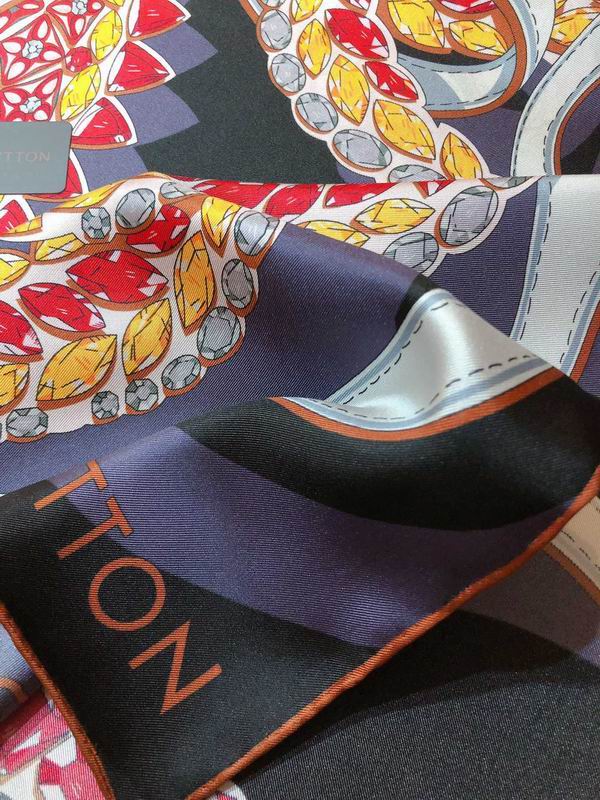 LV silk scarf 90X90cm E (16)