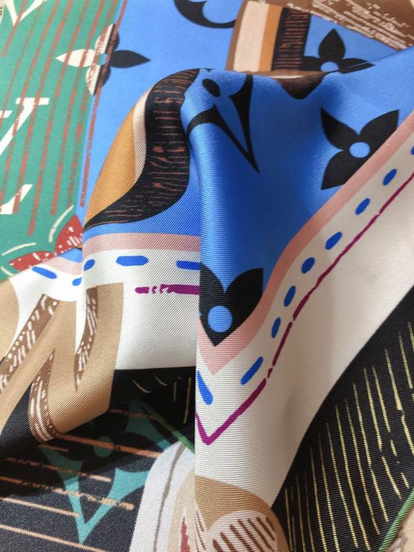 LV silk scarf 90X90cm E (17)