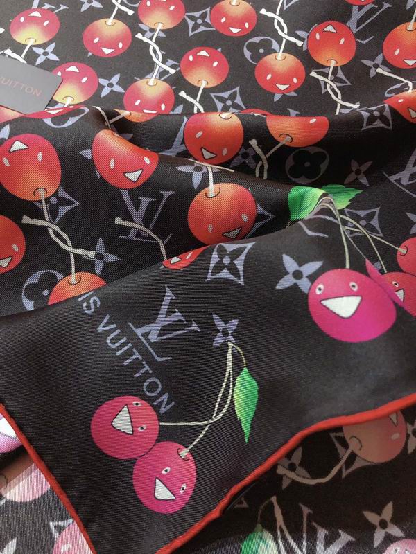 LV silk scarf 90X90cm E (2)