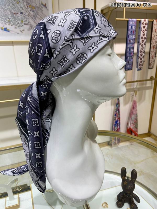 LV silk scarf 90X90cm E (20)