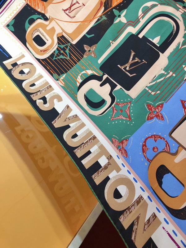 LV silk scarf 90X90cm E (20)