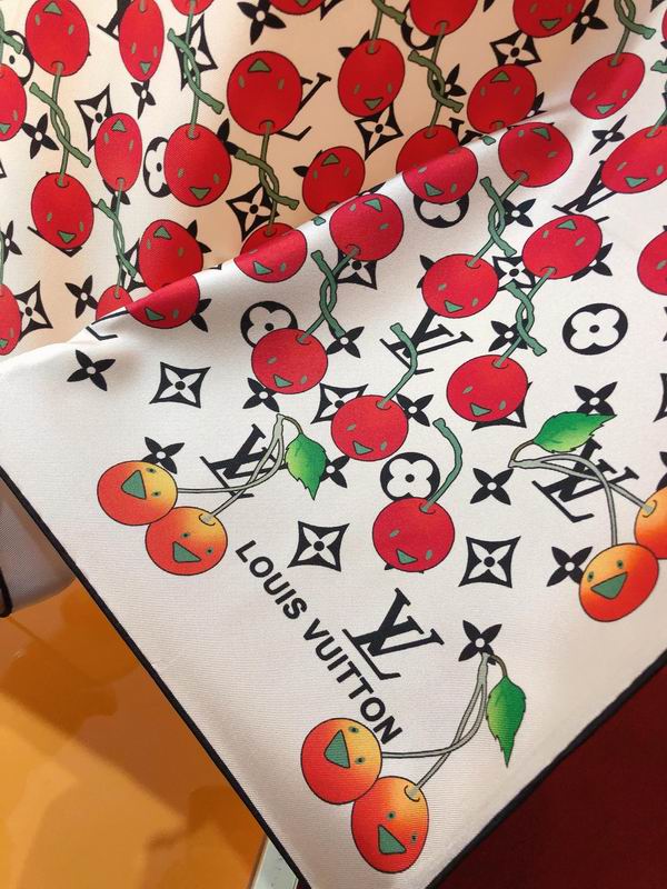 LV silk scarf 90X90cm E (21)
