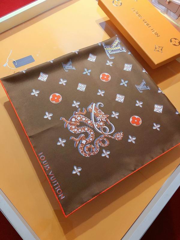 LV silk scarf 90X90cm E (21)