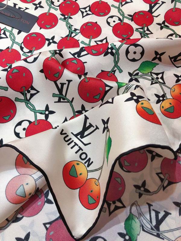 LV silk scarf 90X90cm E (22)