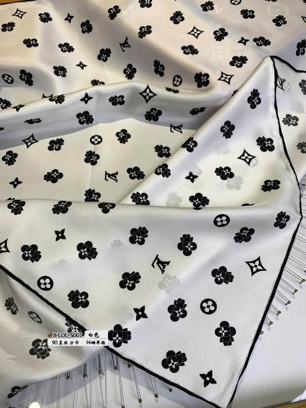 LV silk scarf 90X90cm E (22)