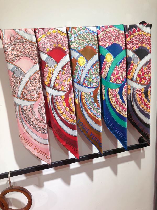 LV silk scarf 90X90cm E (25)