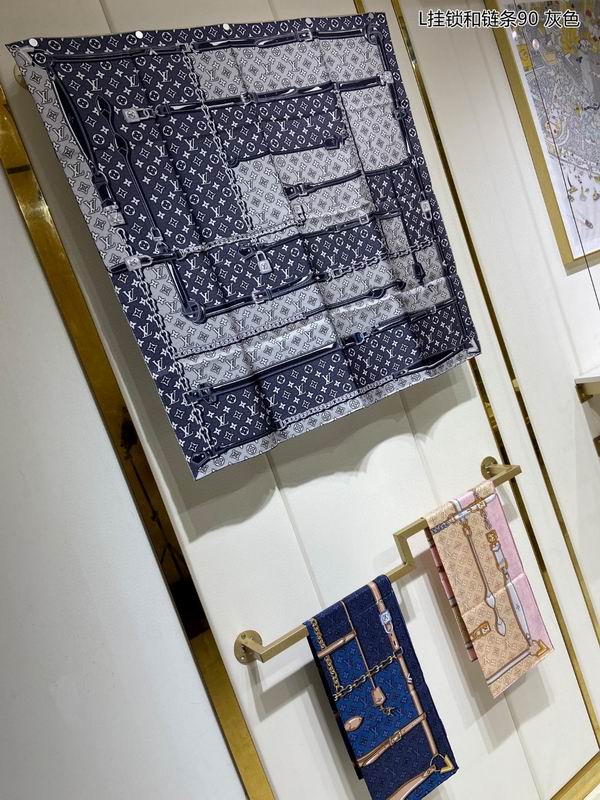 LV silk scarf 90X90cm E (26)