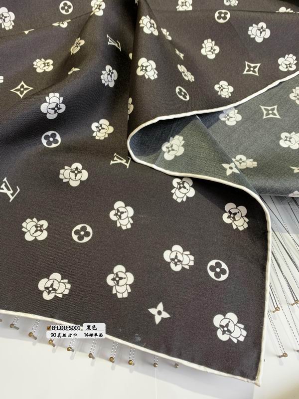 LV silk scarf 90X90cm E (27)