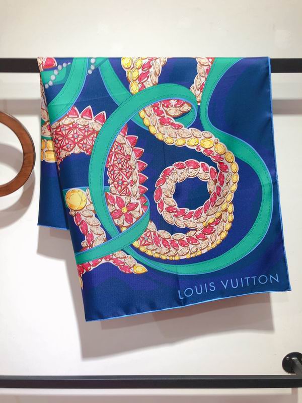 LV silk scarf 90X90cm E (27)
