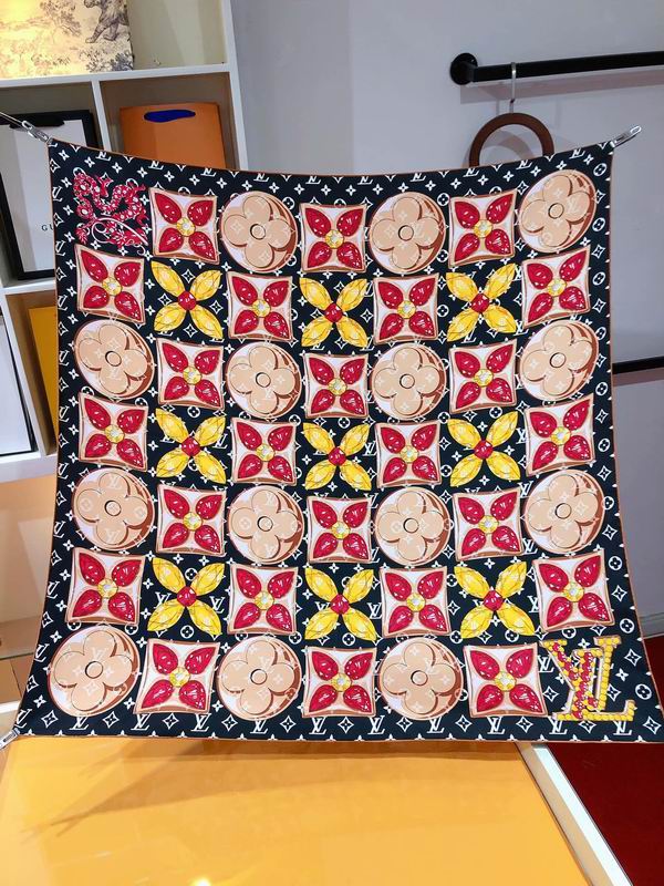 LV silk scarf 90X90cm E (3)