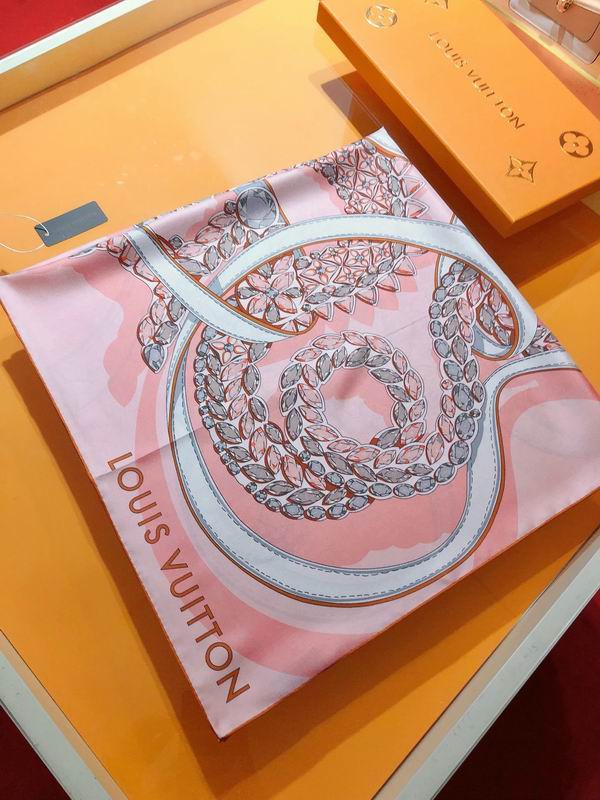 LV silk scarf 90X90cm E (39)