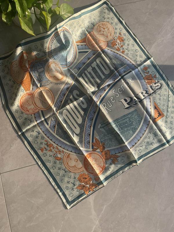 LV silk scarf 90X90cm E (4)