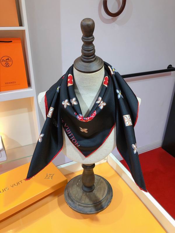 LV silk scarf 90X90cm E (4)