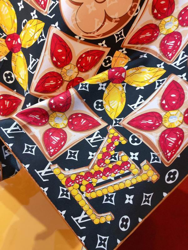 LV silk scarf 90X90cm E (4)