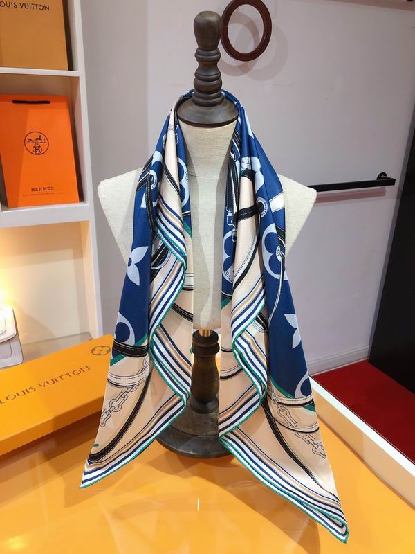 LV silk scarf 90X90cm E (5)