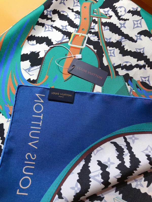 LV silk scarf 90X90cm E (5)