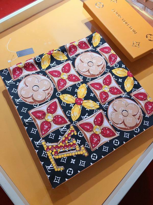 LV silk scarf 90X90cm E (5)