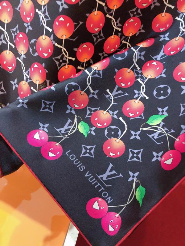LV silk scarf 90X90cm E (6)