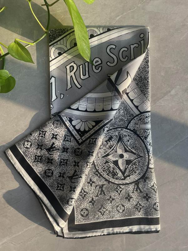LV silk scarf 90X90cm E (7)