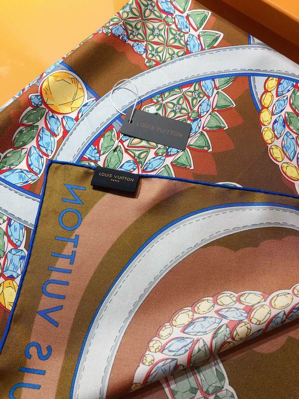 LV silk scarf 90X90cm E (7)