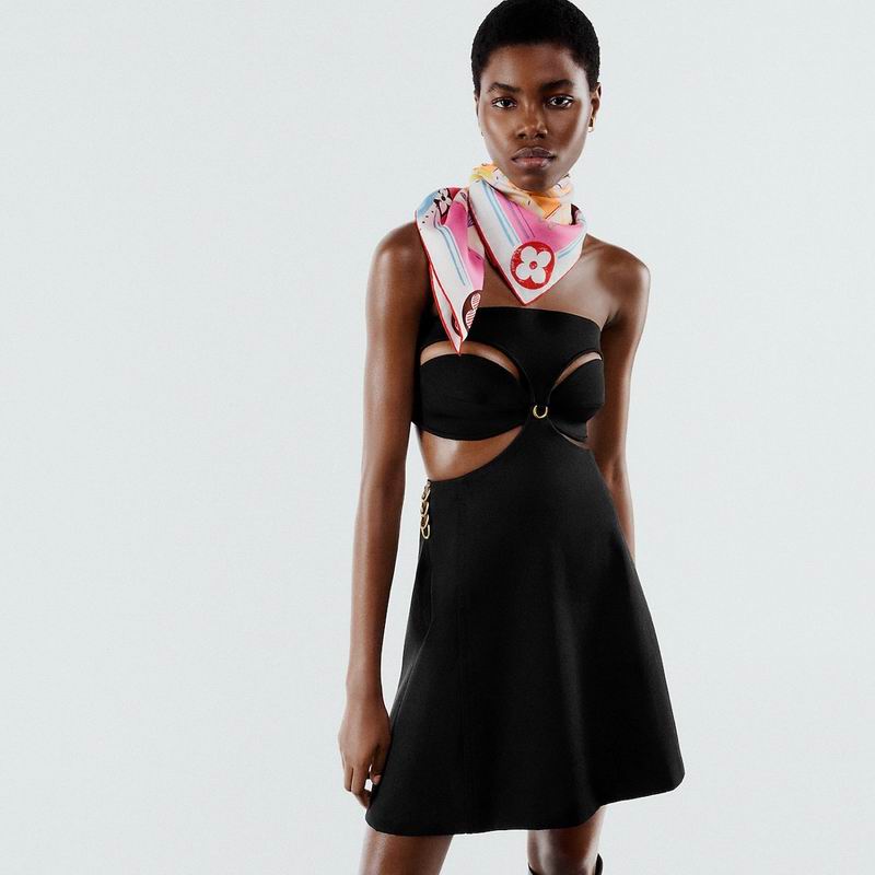 LV silk scarf 90X90cm E (8)