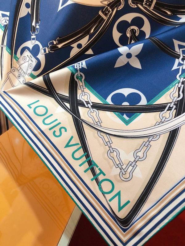 LV silk scarf 90X90cm E (8)